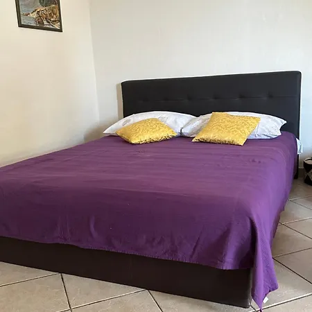 G.v. 1 Apartment