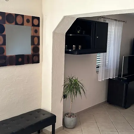 Gv - Holiday Home With Magnapool * Makarska
