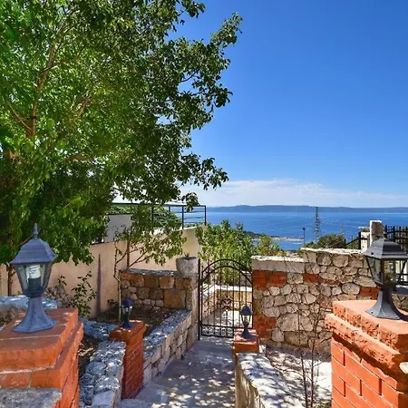 Gv - With Magnapool Willa *